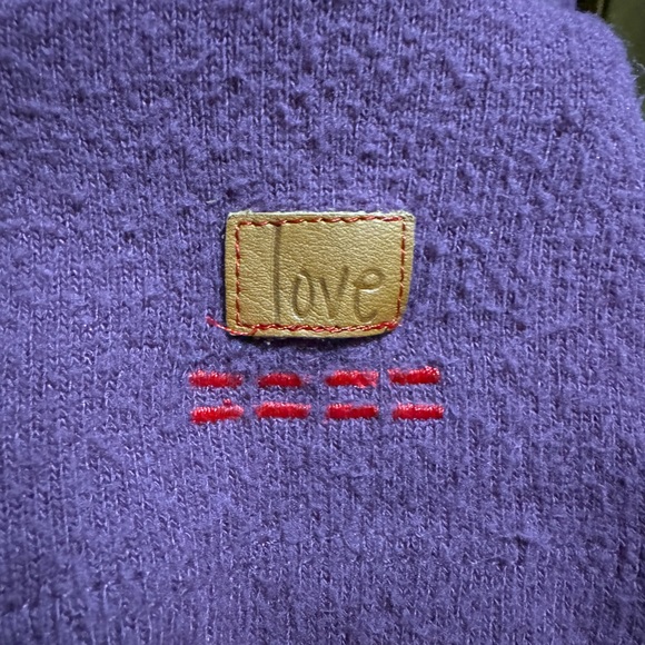 Peace Love World 2X sweater - Picture 2 of 5